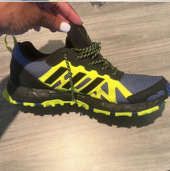 Adidas sneakers - Picture 3 of 4